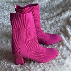 Stylish Pink Ribbed Sock Boots